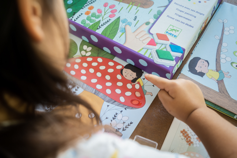 Djeco - Finger Painting. Touch and Paint!