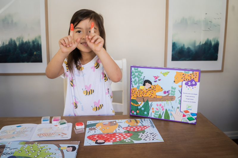 Djeco - Finger Painting. Touch and Paint!