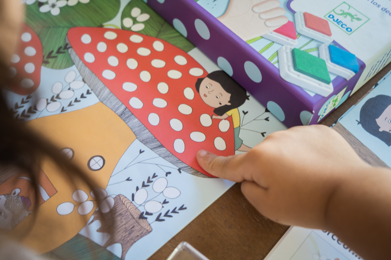 Djeco - Finger Painting. Touch and Paint!